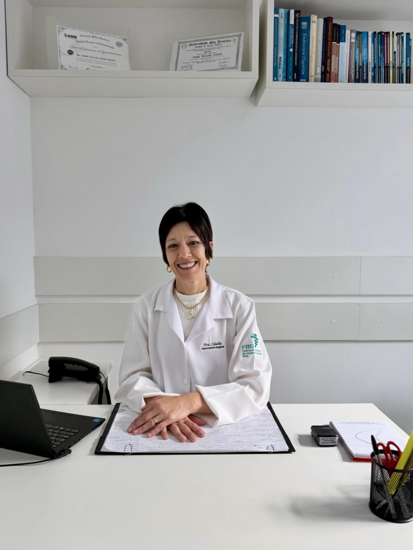 Dra. Cláudia T. Jacomelli Baratella, gastroenterologista em Bragança Paulista